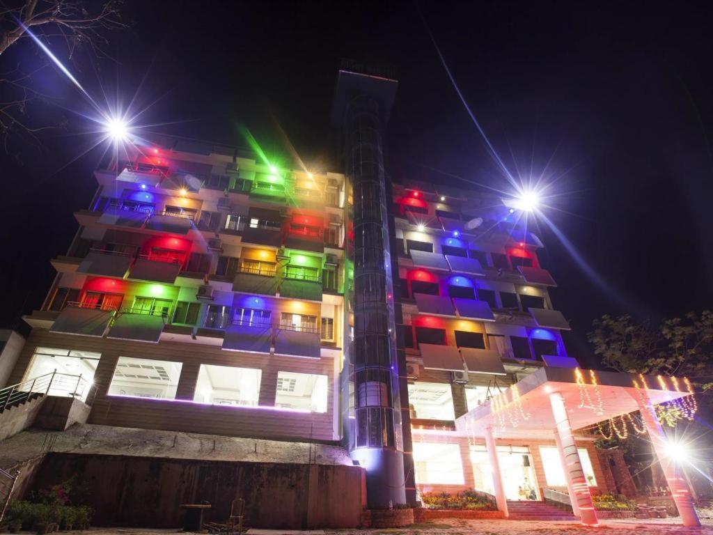Hotel Night Heaven Bāndarban 外观 照片